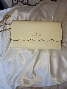 Kate Spade Cream Scallop-Edge Chain Crossbody Bag